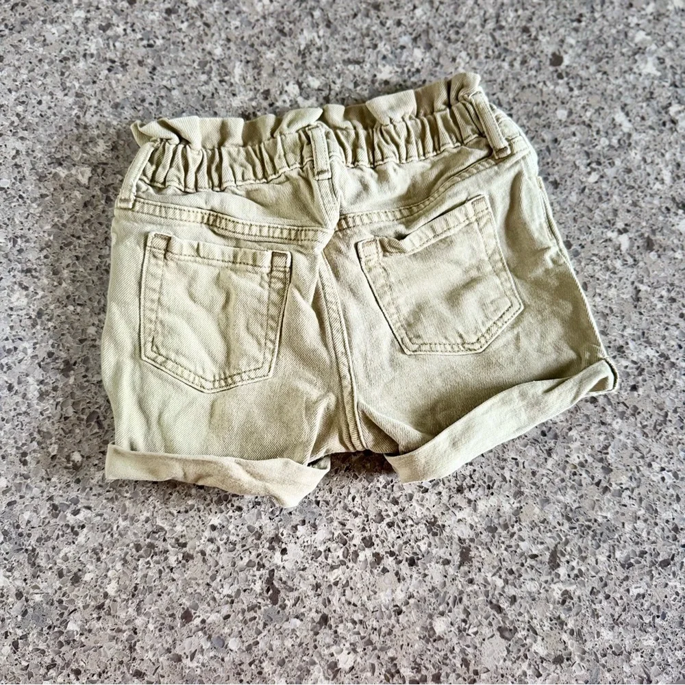 GAP l Girl’s Beige Elastic Waist l Paper Bag Shorts l Size: 4